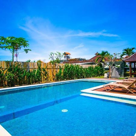 Sri Kandi Inn Kuta Selatan Bagian luar foto